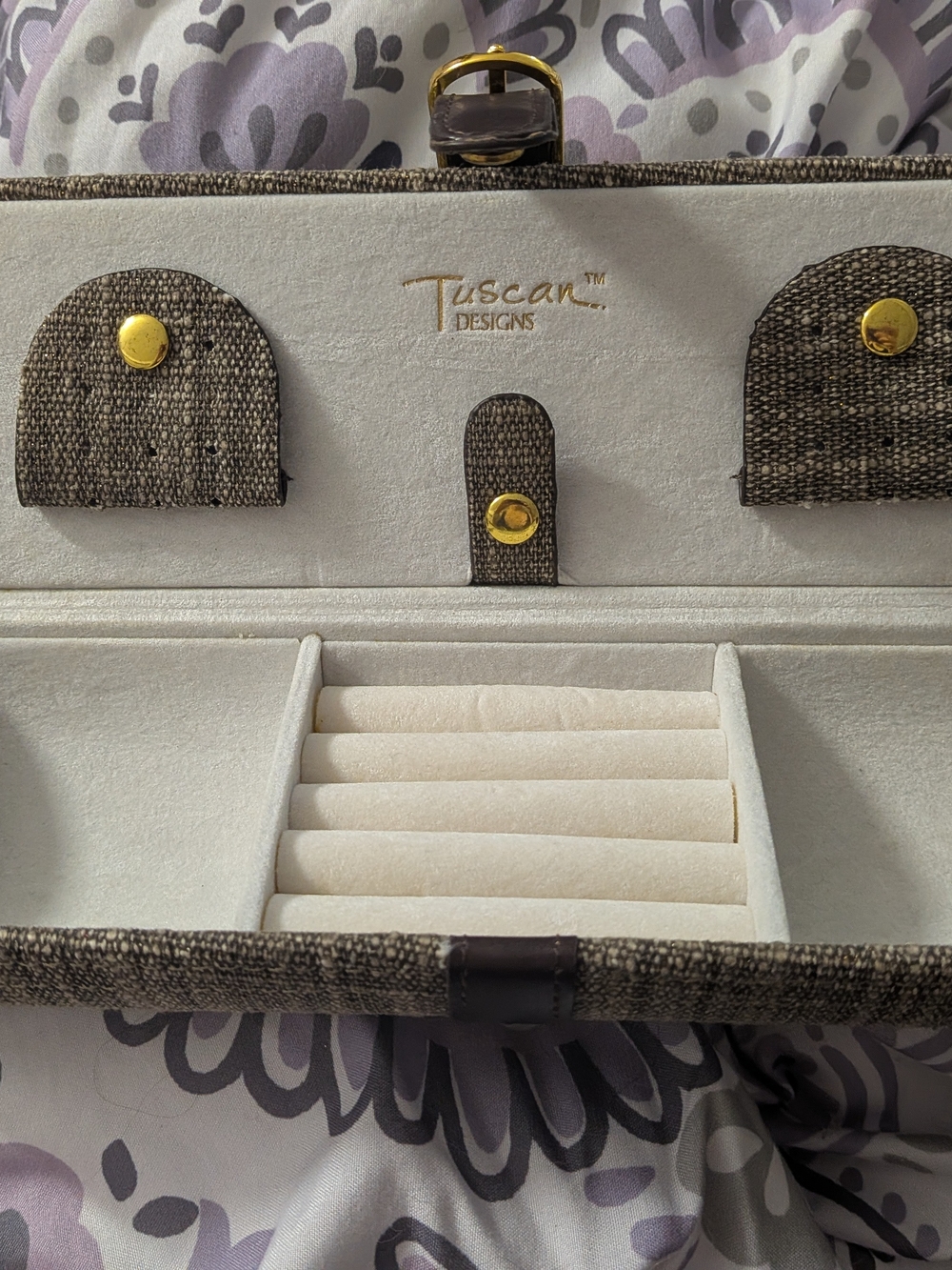 Tuscan Designs Cream and Brown Jewelry Organizer